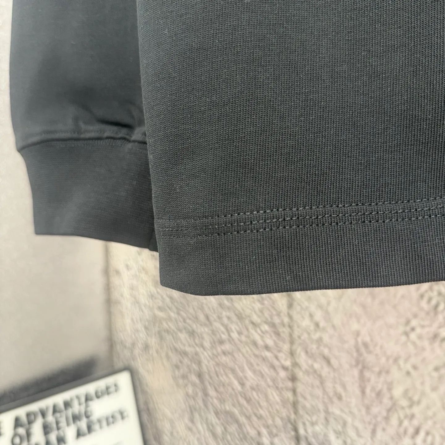 "𝙉𝙚𝙬⚜️Valentino" 2026* Autumn and Winter New Arrival Long Sleeve 350g Pure Cotton Foam Printed Men and Women Same Style Size: S M L XL XXL Color: White Black Coffee Brown